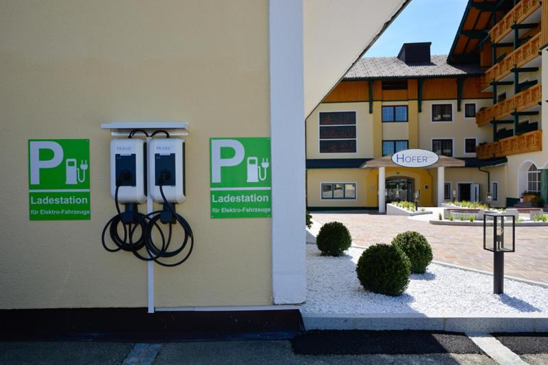 Ferienhotel Hofer superior Strass im Attergau Exterior foto